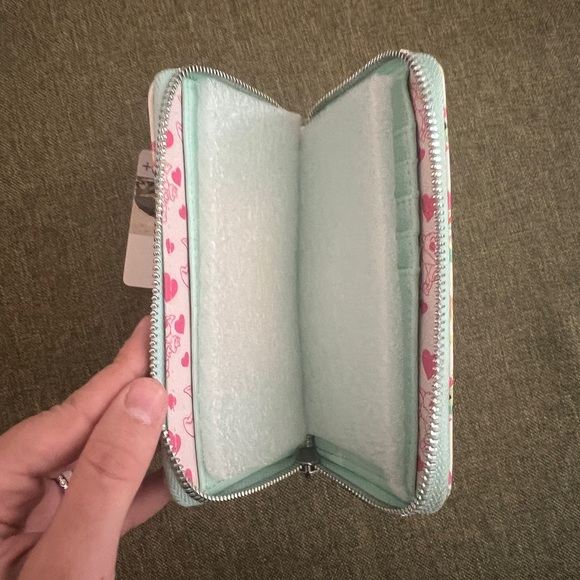 Disney Loungefly Wallet Star Wars Mandalorian Grogu Valentines Zip Around Wallet - Picture 5 of 5